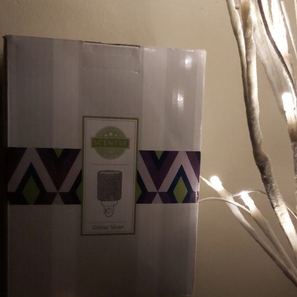 Scentsy Silver glitter mini warmer NIB - Picture 2 of 2